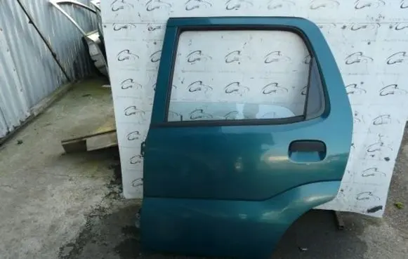 Suzuki Ignis Rear door