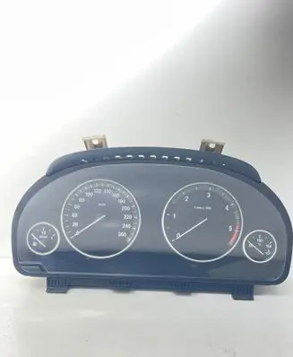 BMW 5 F10 F11 Speedometer (instrument cluster) 53080151 1701470