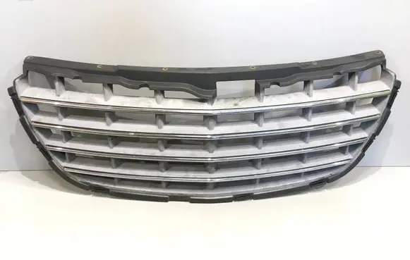 Chrysler Pacifica Front bumper upper radiator grill 04857626AA 15740ASM 04857625AA