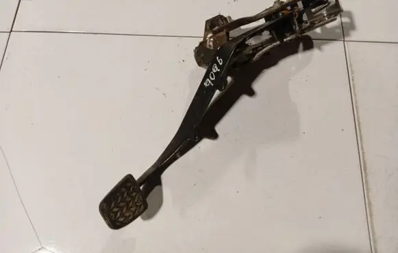Toyota Corolla Verso AR10 Brake pedal 