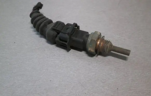 Opel Corsa C Coolant temperature sensor 15423547