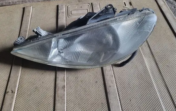 Peugeot 206 Headlight/headlamp 9640559580