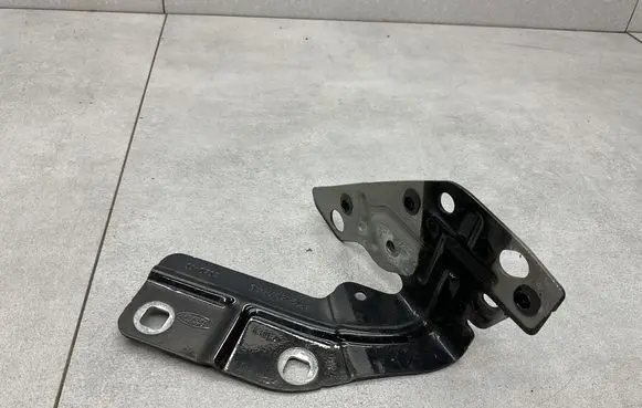 Land Rover Discovery Sport Fender mounting bracket FK7216C175AB