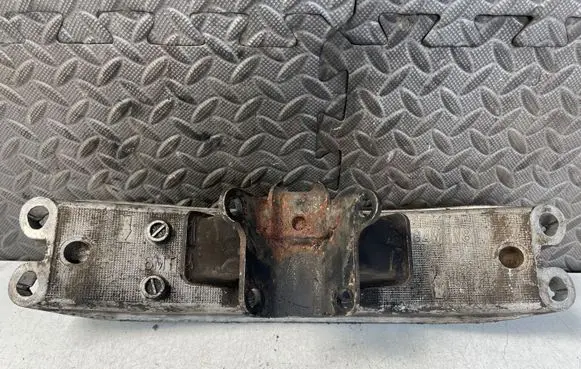 Lexus IS 220D-250-350 Gearbox mounting bracket 1237131090