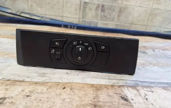 BMW 5 E60 E61 Light switch 6953735 33290403 014600