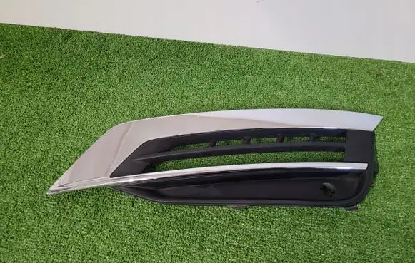 Volvo S90, V90 Front bumper lower grill 31425449