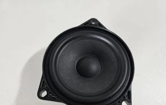 Tesla Model 3 Panel speaker 1079742-00-B