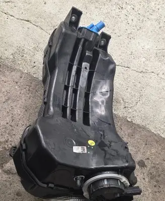 Audi Q7 4M AdBlue liquid reservoir 4M0131878 4077002