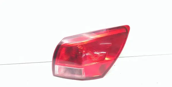 Nissan Qashqai+2 Rear/tail lights
