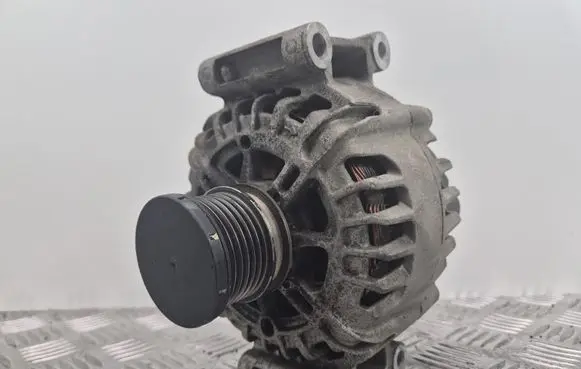 Mercedes-Benz E W212 Generator/alternator A0009067902