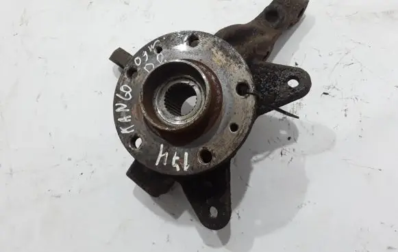 Renault Kangoo II Front wheel hub 8200755588