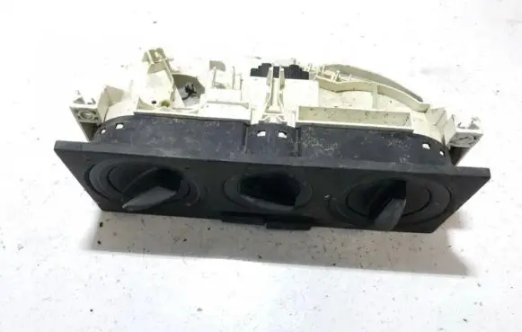 Volkswagen PASSAT B5 Climate control unit 1j0820045c