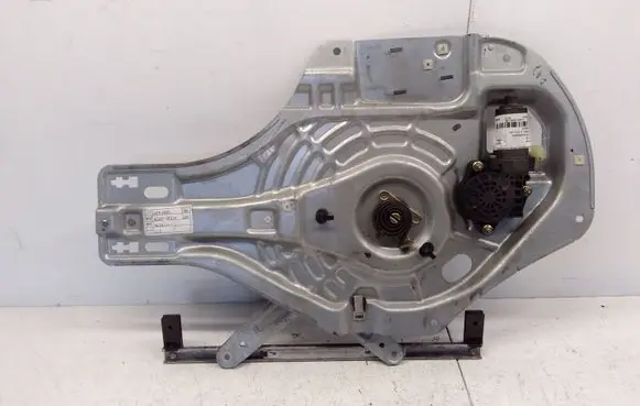 Hyundai Tucson JM Front door window regulator with motor 824702E010