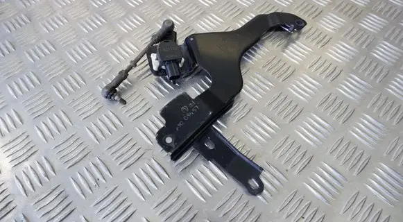 Lexus LS 460 - 600H Air suspension front height level sensor 8940650100
