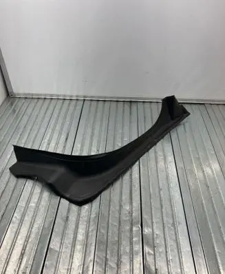 BMW 5 G30 G31 G38 Rear/tail light trim molding 9448944 15054410
