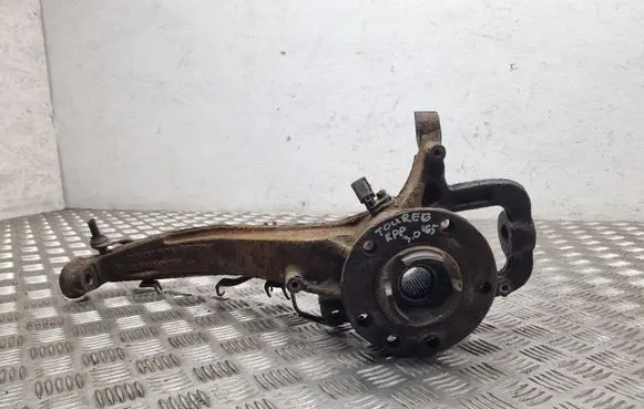 Volkswagen Touareg I Front wheel hub spindle knuckle 7L0407257A