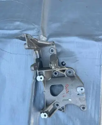 Fiat Doblo Power steering pump mounting bracket 