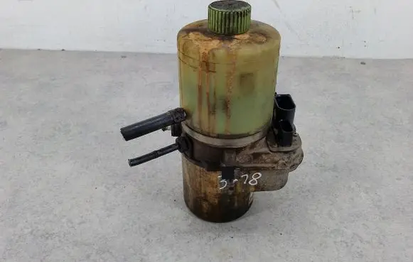Volkswagen Polo IV 9N3 Power steering pump