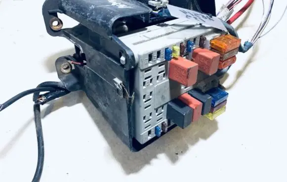 Fiat Punto (188) Fuse box set 46760251