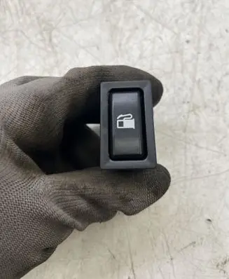 Toyota Avensis T250 Fuel tank opening switch 156795 5660L54
