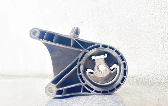 Opel Insignia A Engine mount bracket 13227767