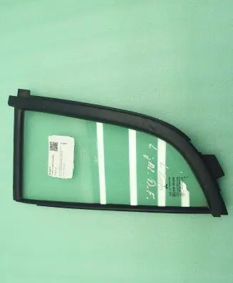 Mitsubishi L200 Rear vent window glass 43R002086 DOT207M173AS2