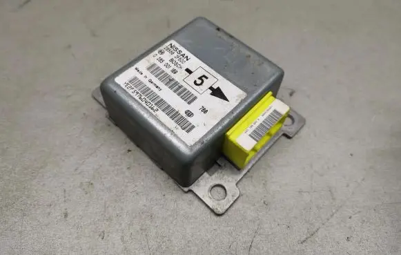 Nissan Primera Airbag control unit/module 285562F500 0285001189