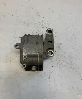 Volkswagen Golf V Engine mount bracket 1K0199262 1K0199262P