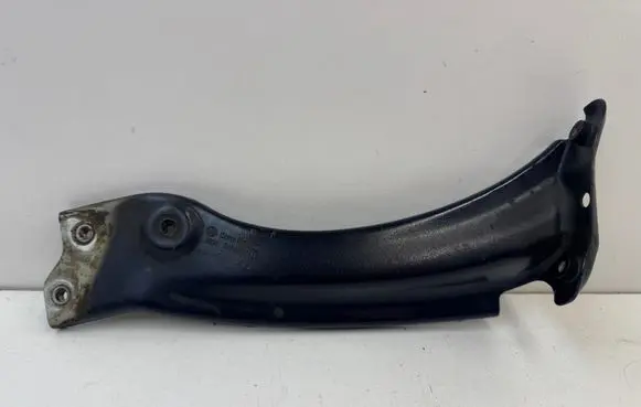 Skoda Superb B8 (3V) Fender mounting bracket 3V0821141