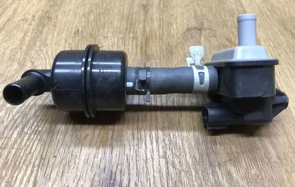 Lexus RX 450H Valve vacuum 9091012283