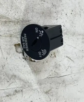 Opel Insignia A Passenger airbag on/off switch 13268602 COOCA
