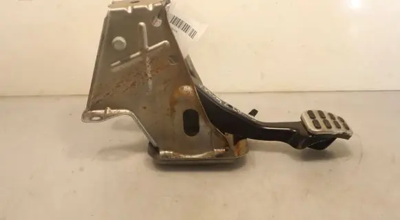 Volkswagen PASSAT B7 Clutch pedal 