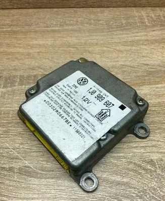 Volkswagen PASSAT B5 Airbag control unit/module 1J0909607 5WK4199