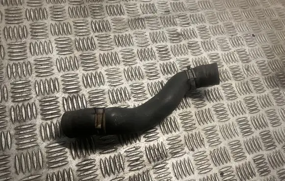 Coolant pipe/hose
