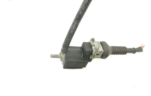 Volkswagen Golf I Vacuum valve 077906283C 72240202