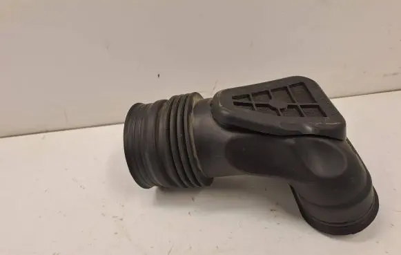 Dacia Sandero III Air intake duct part 165558534R 118182