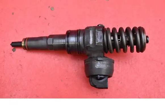 Skoda Octavia Mk2 (1Z) Fuel injector 038130073BN