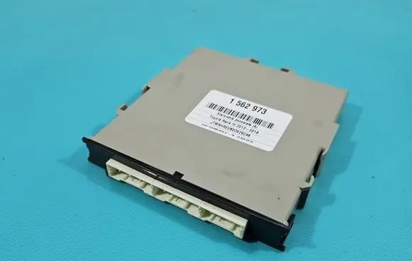 Toyota RAV 4 (XA40) Central body control module 8999042071 IMPRK1562973