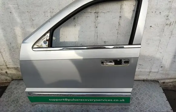 Jeep Grand Cherokee (WK) Front door