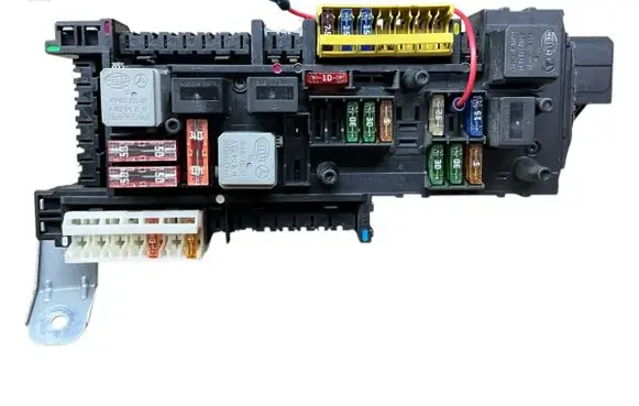 Mercedes-Benz C W204 Fuse module 2049060805 2045459032 5DK01102240