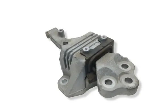 Jeep Cherokee Engine mount bracket 0899