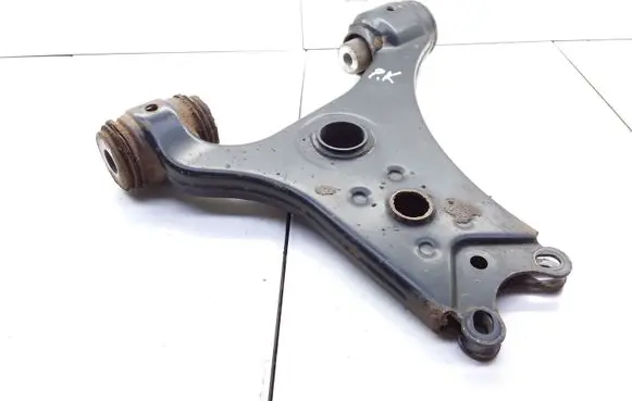 Mercedes-Benz A W169 Front lower control arm/wishbone A1693300307