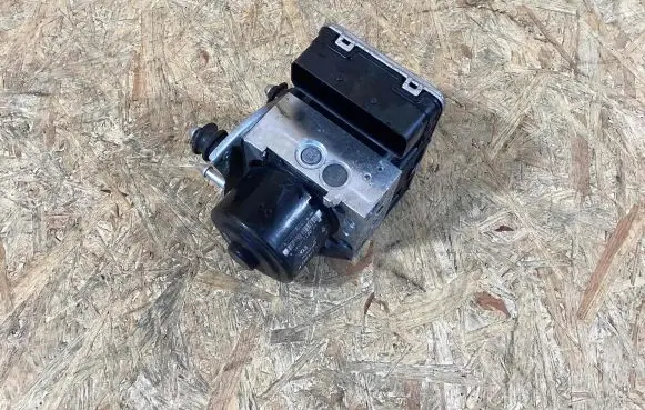 Porsche Cayenne (9PA) ABS Pump 7P0614517P