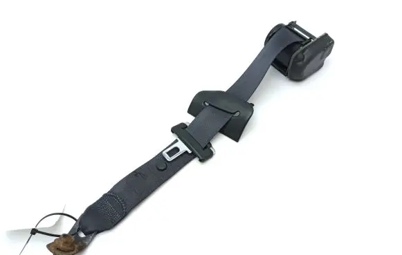Middle seatbelt (rear)