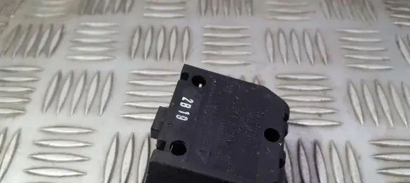 Seat Alhambra (Mk1) Sensor 7M0959121 95VW15K607