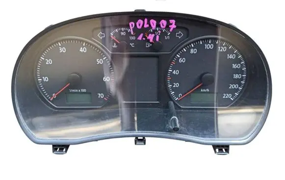 Volkswagen Polo IV 9N3 Speedometer (instrument cluster) 6Q0920823R