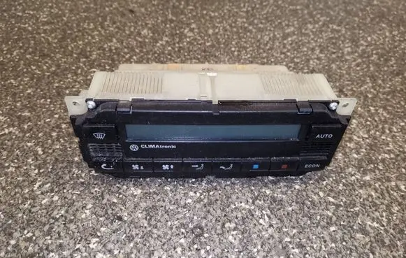 Volkswagen PASSAT B5 Climate control unit 3B1907044B