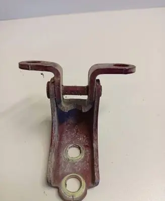 Honda CR-V Front door lower hinge 