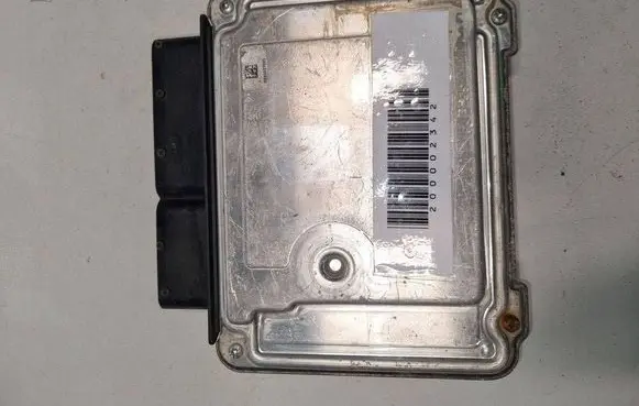 Skoda Octavia Mk2 (1Z) Engine control unit/module 0281014711