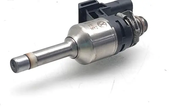 Skoda Fabia Mk2 (5J) Fuel injector 03F906036B